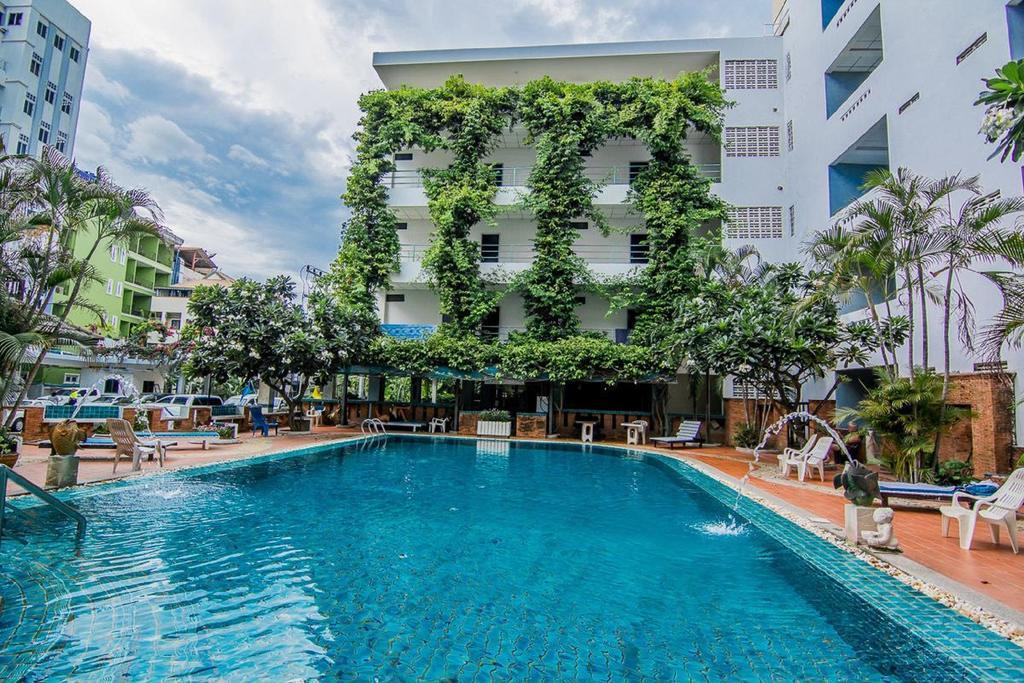 Hotel Sutus Court 4 à Pattaya Extérieur photo