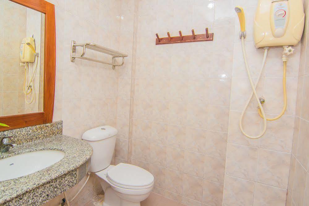 Hotel Sutus Court 4 à Pattaya Extérieur photo