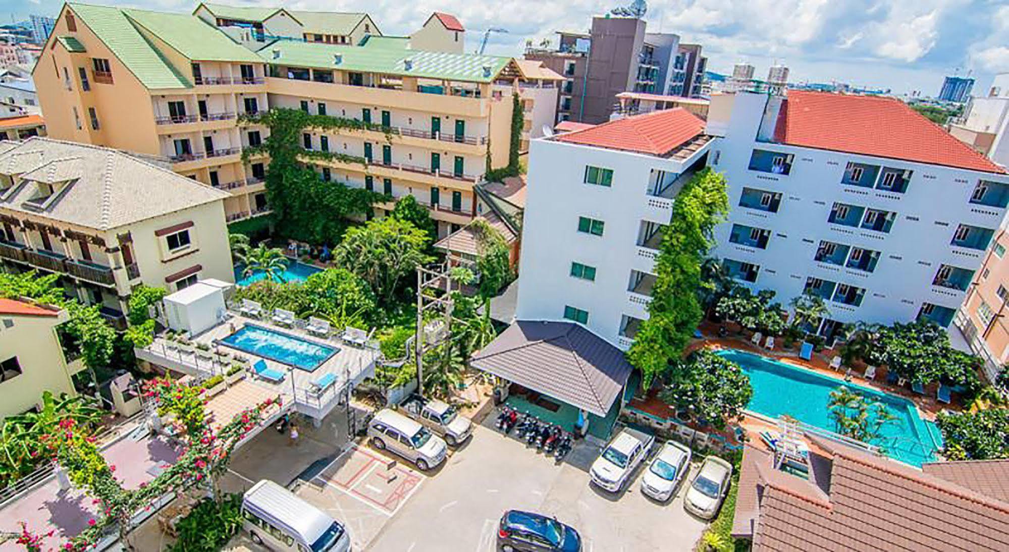 Hotel Sutus Court 4 à Pattaya Extérieur photo