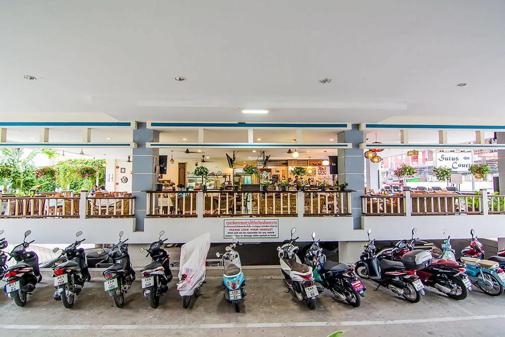 Hotel Sutus Court 4 à Pattaya Extérieur photo