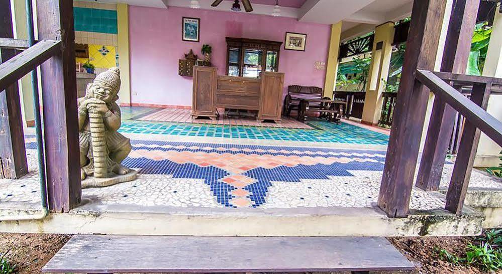Hotel Sutus Court 4 à Pattaya Extérieur photo