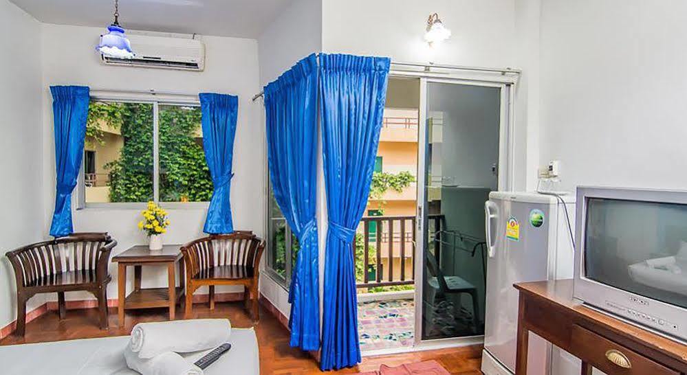 Hotel Sutus Court 4 à Pattaya Extérieur photo