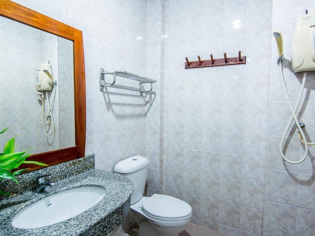 Hotel Sutus Court 4 à Pattaya Extérieur photo